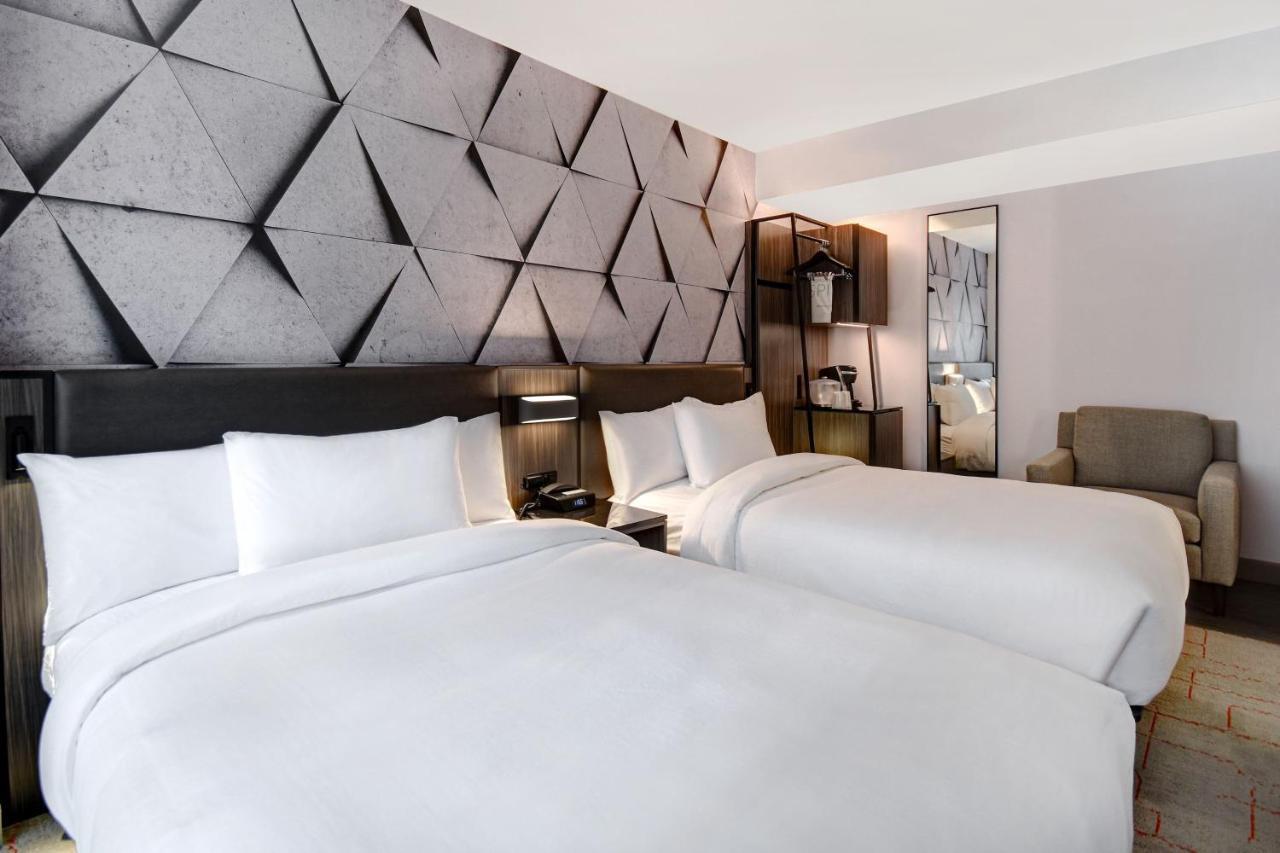 Springhill Suites By Marriott New York Midtown Manhattan/Park Ave Exterior photo